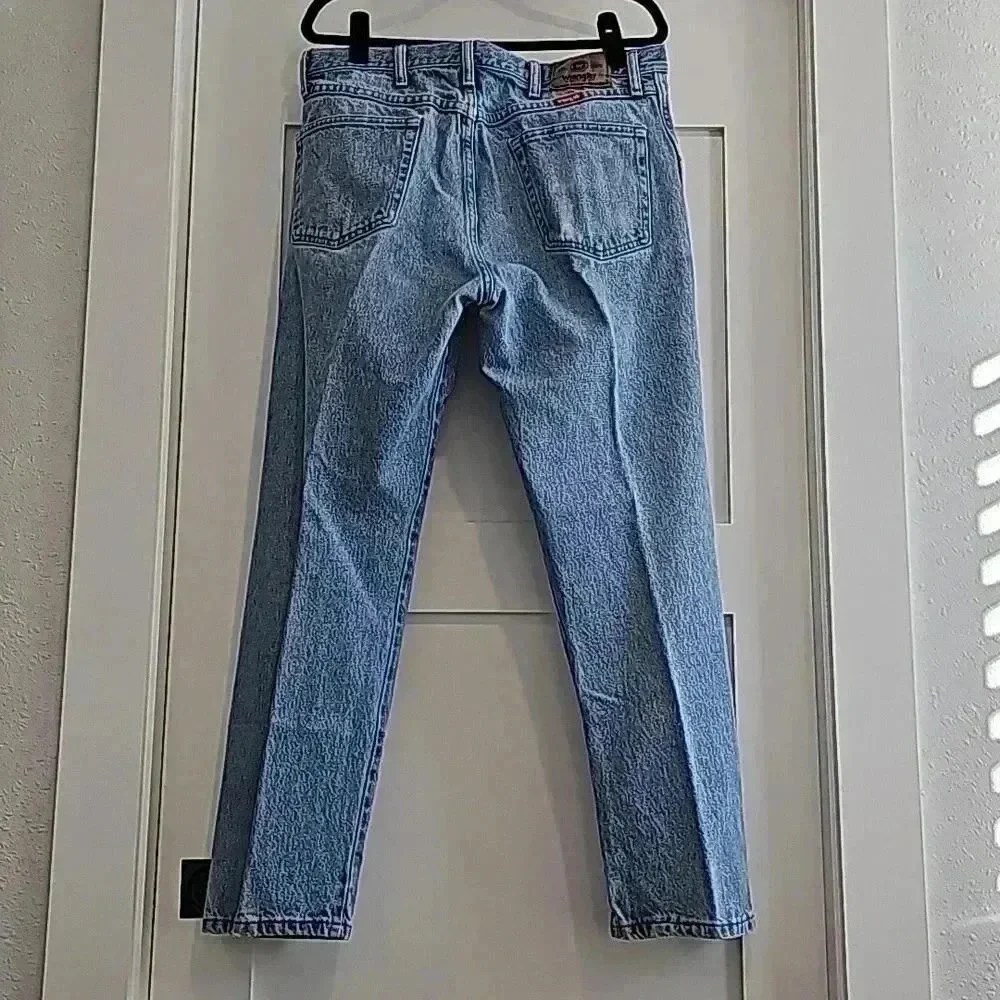 Wrangler Regular fit 36x30 light wash jeans - Picture 2 of 7
